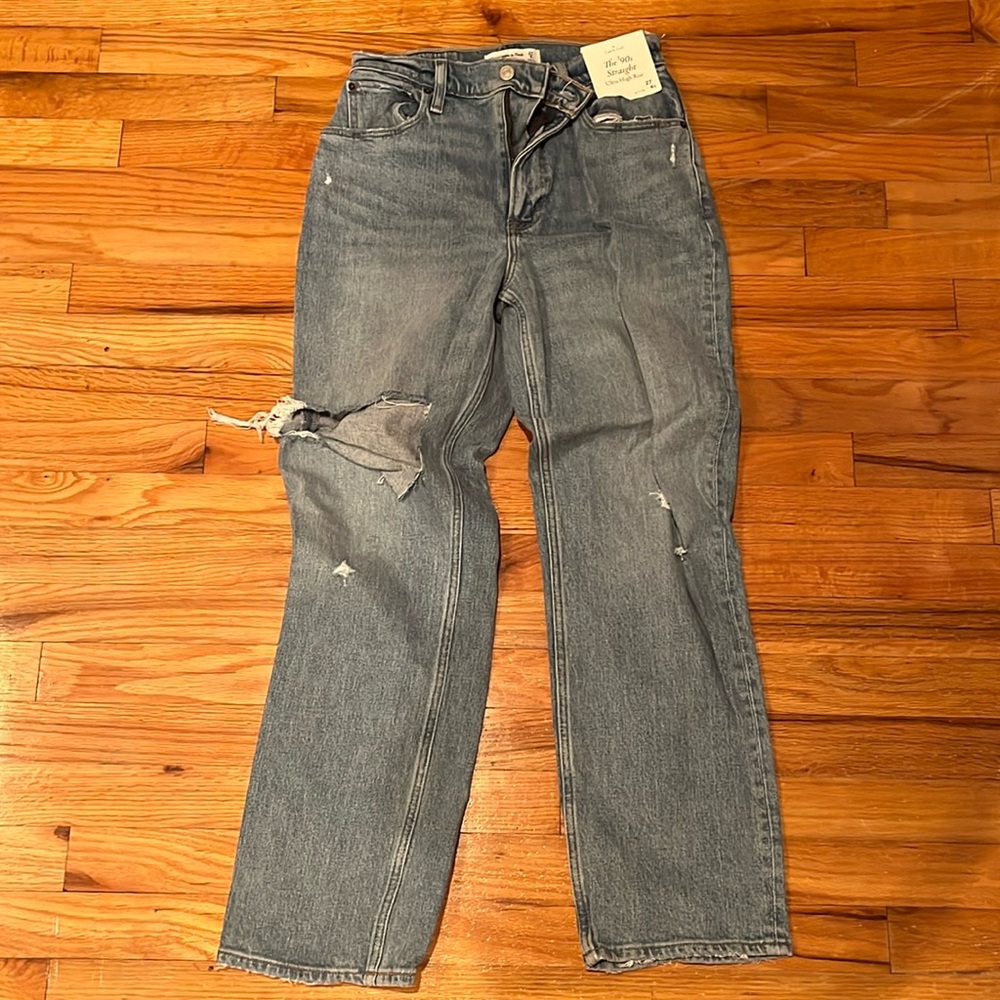 Abercrombie 90s Straight Ultra High Rise